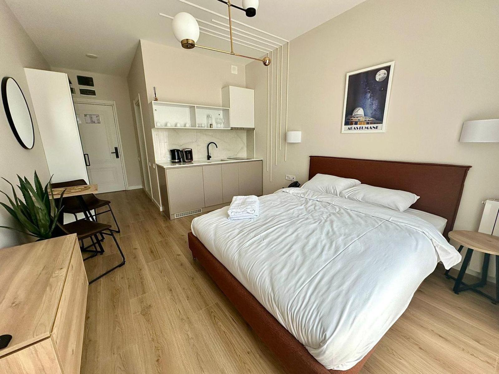 Nova Concierge Aparthotel Batoumi Chambre photo